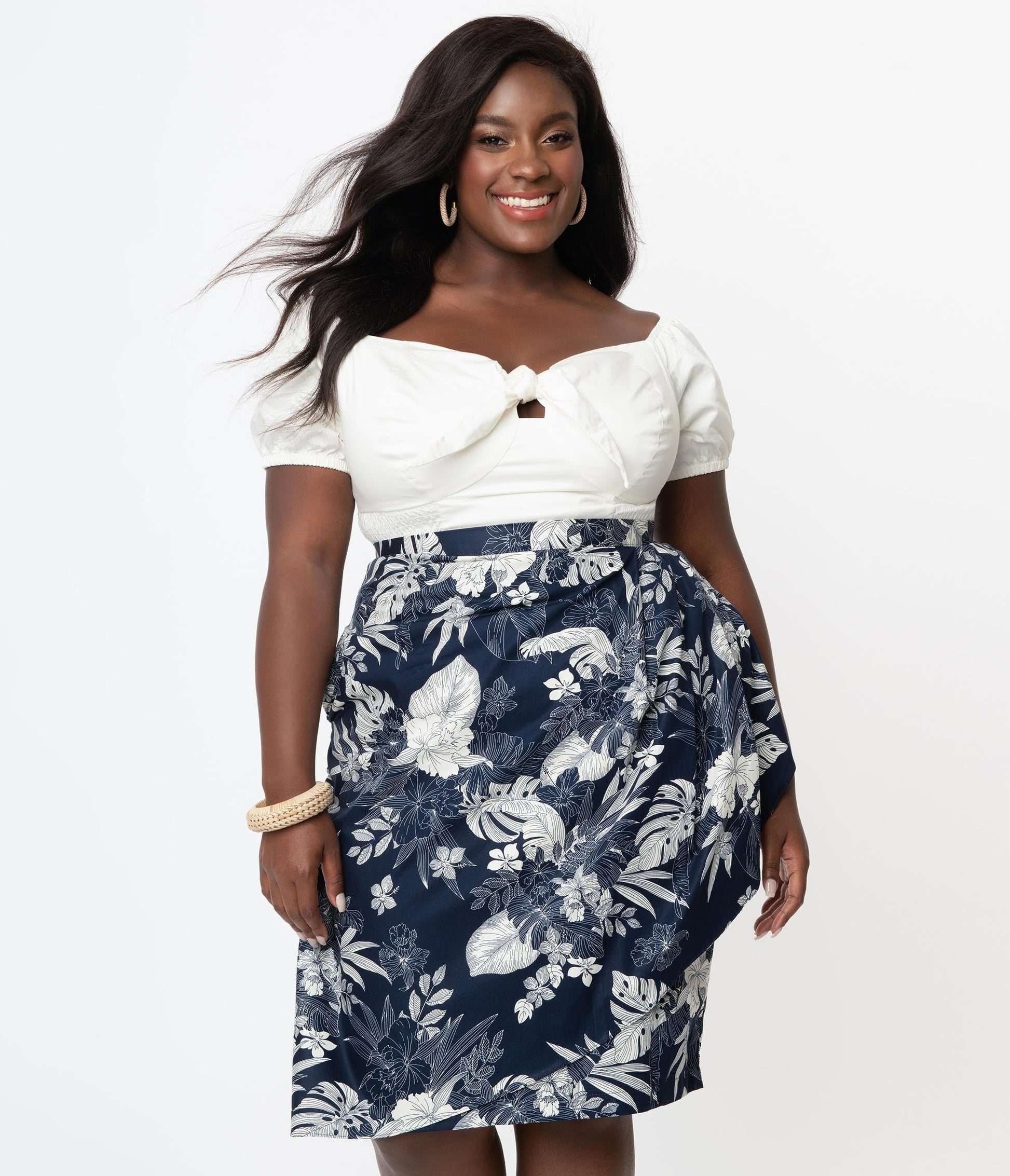 Magnolia Place Plus Size Navy Blue & White Hawaiian Print Moana Sarong Skirt