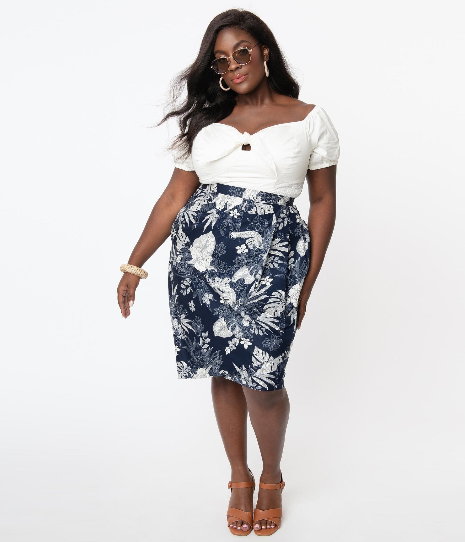 Magnolia Place Plus Size Navy Blue & White Hawaiian Print Moana Sarong Skirt