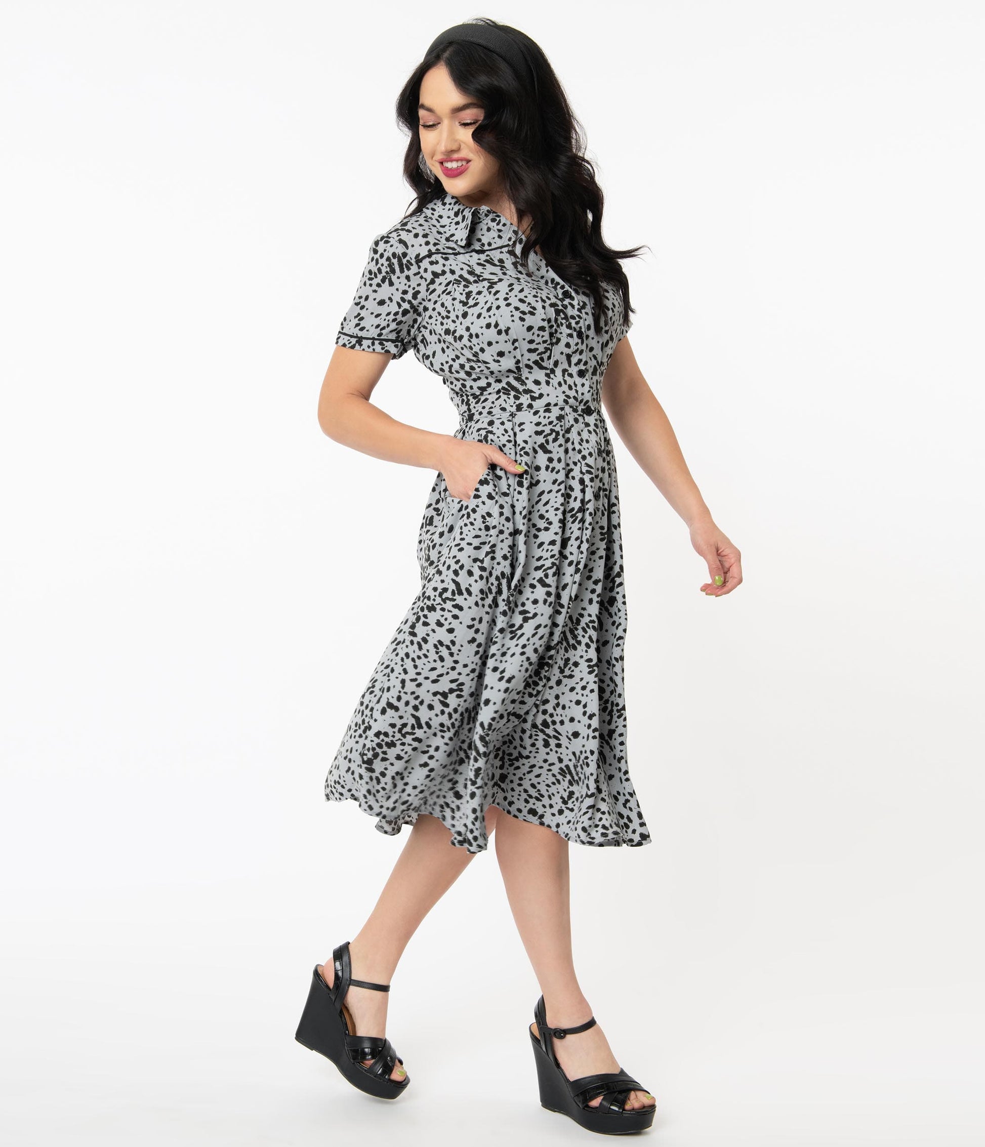 1950s Unique Vintage Grey & Black Spotted Print Springfield Swing Dress