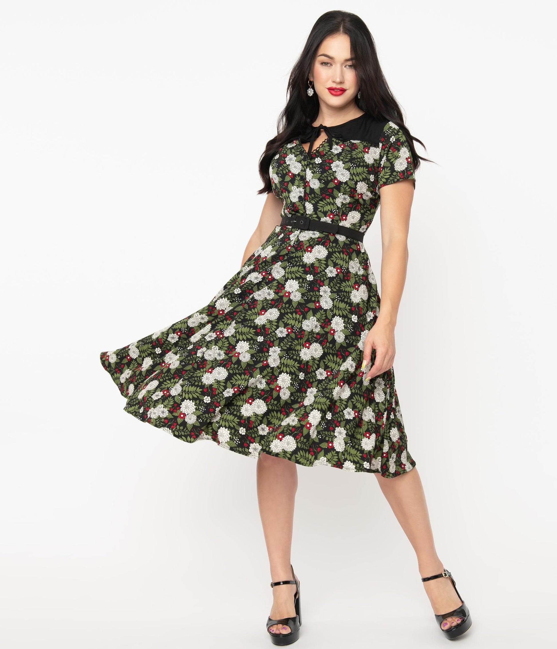 1950s Unique Vintage Black & White Chrysanthemum Estelle Swing Dress