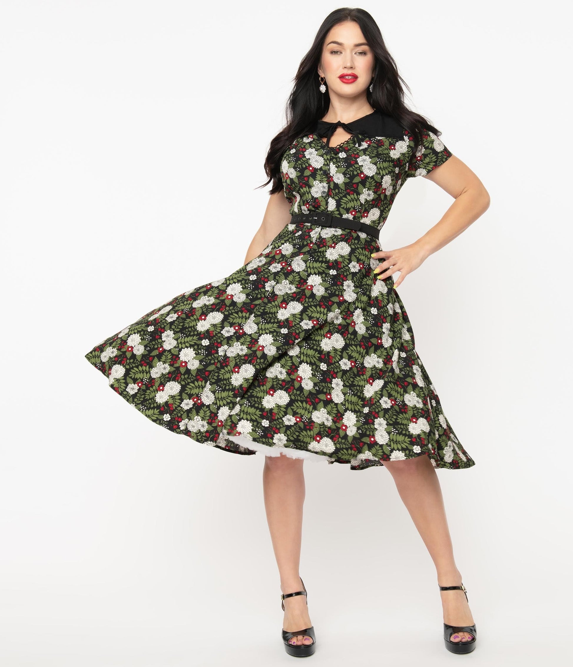 1950s Unique Vintage Black & White Chrysanthemum Estelle Swing Dress