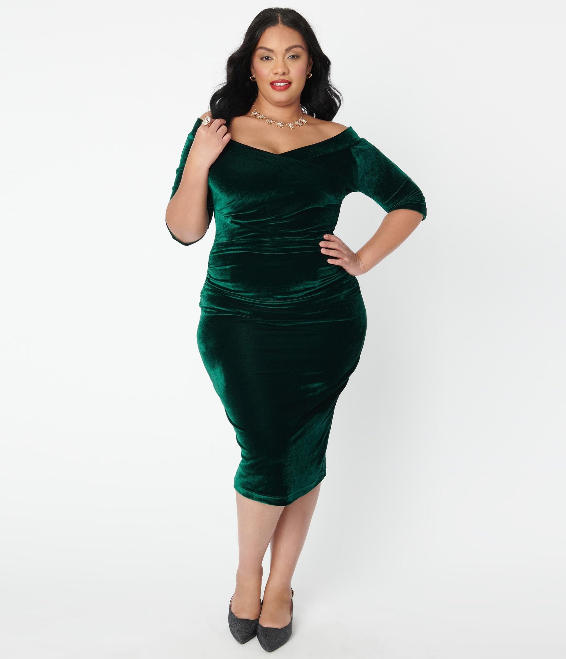 Plus Size Emerald Green Velvet Peaches Wiggle Dress