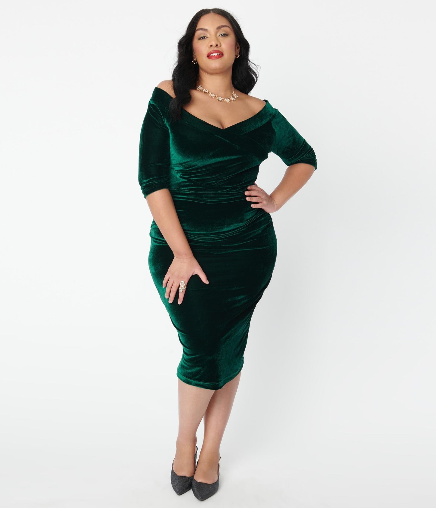 Plus Size Emerald Green Velvet Peaches Wiggle Dress