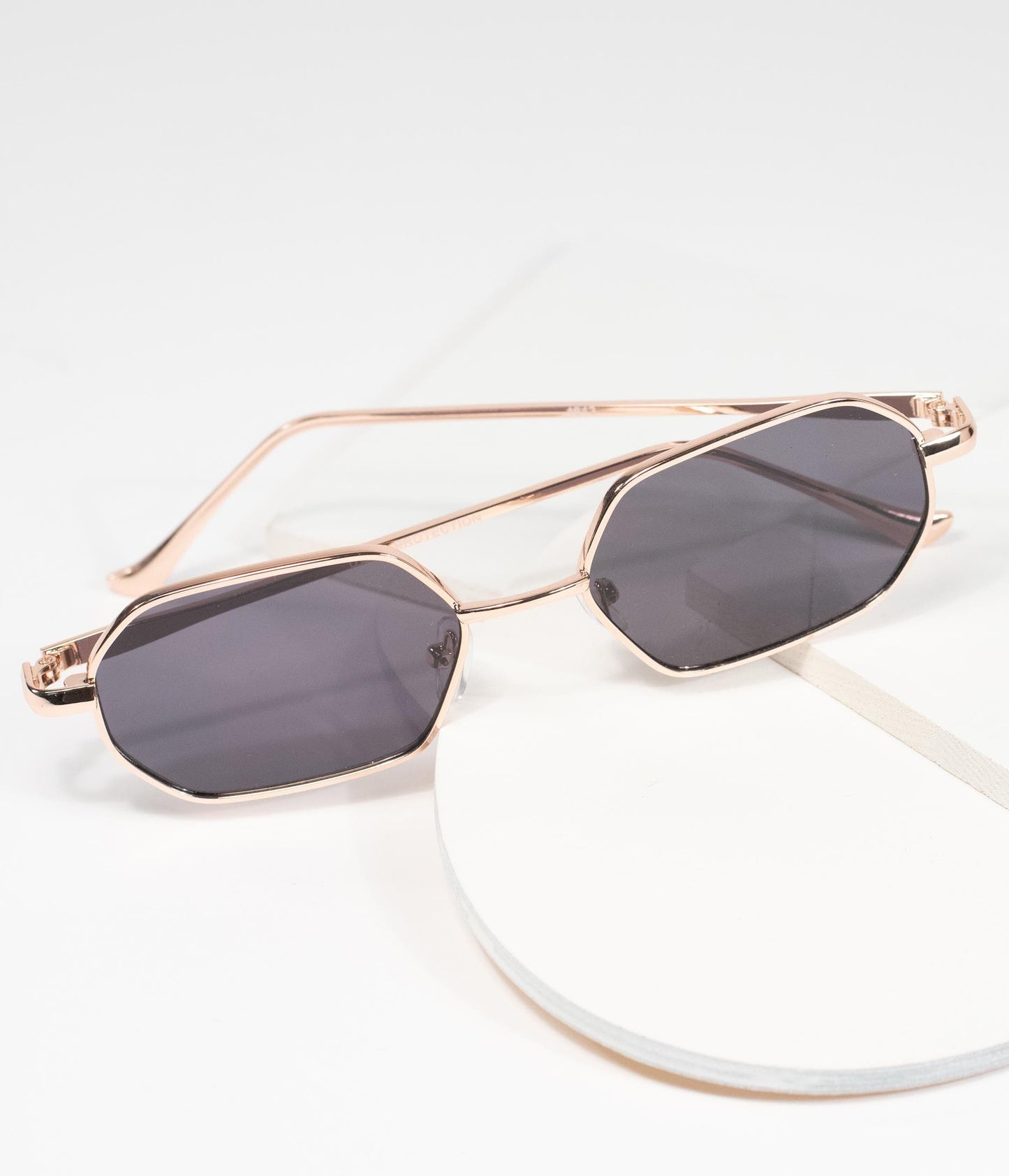 Retro Style Gold Wire Rim Sunglasses