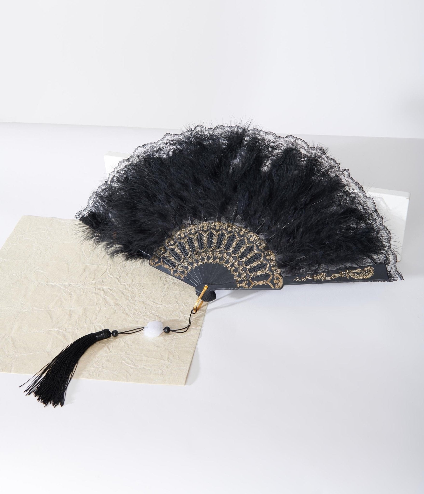 Vintage Style Ivory Marabou Feather Fan