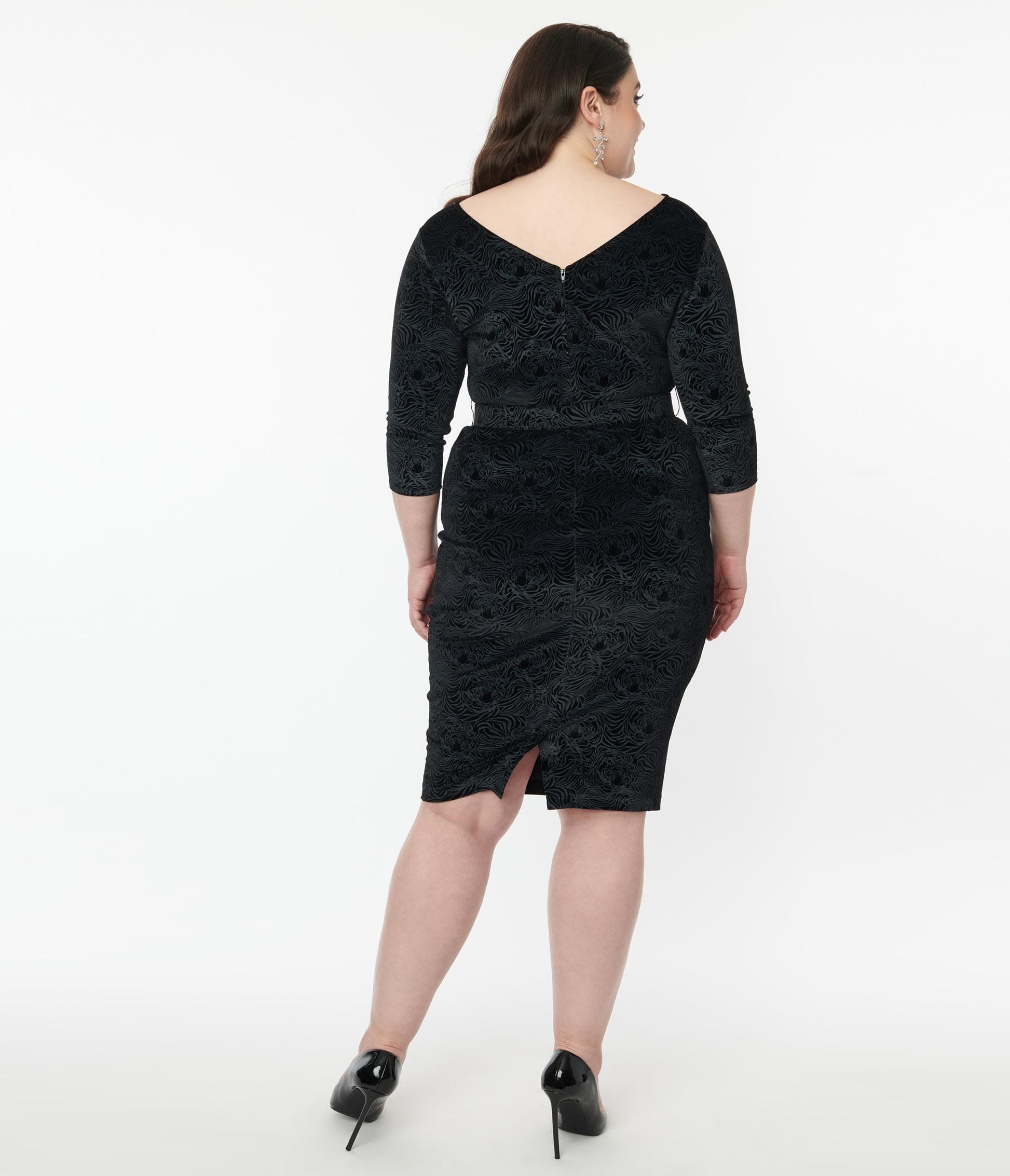 Unique Vintage Plus Size Black Tiger Embossed Velvet Jaqueline Pencil Dress