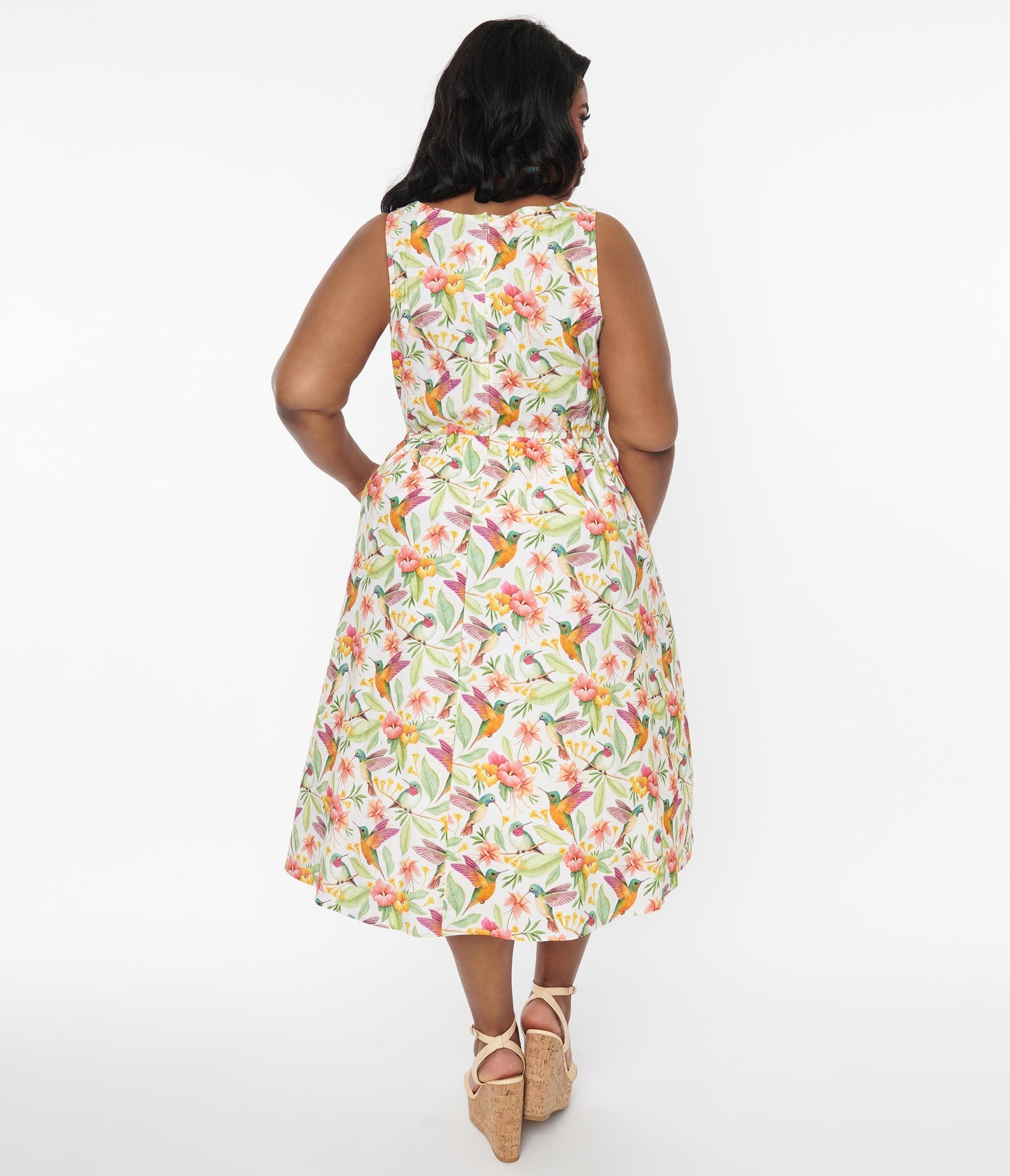 Retrolicious Plus Size White Hibiscus & Hummingbird Print Midi Dress