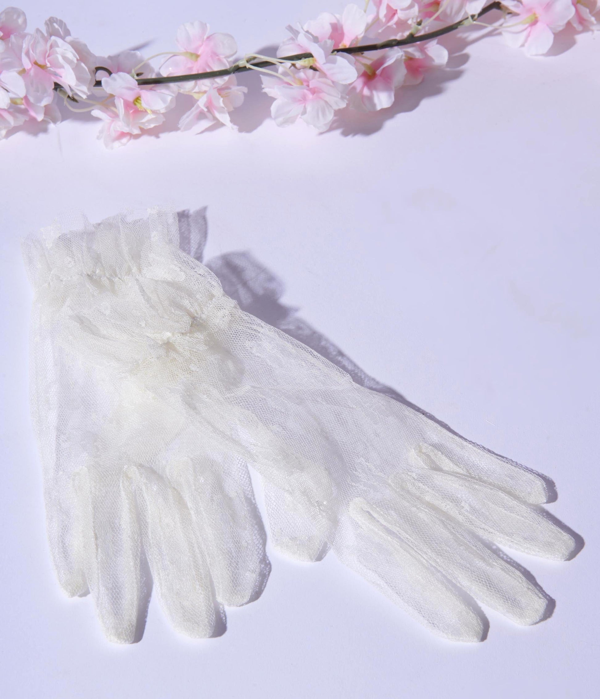 Ivory Lace Ruffled Gloves