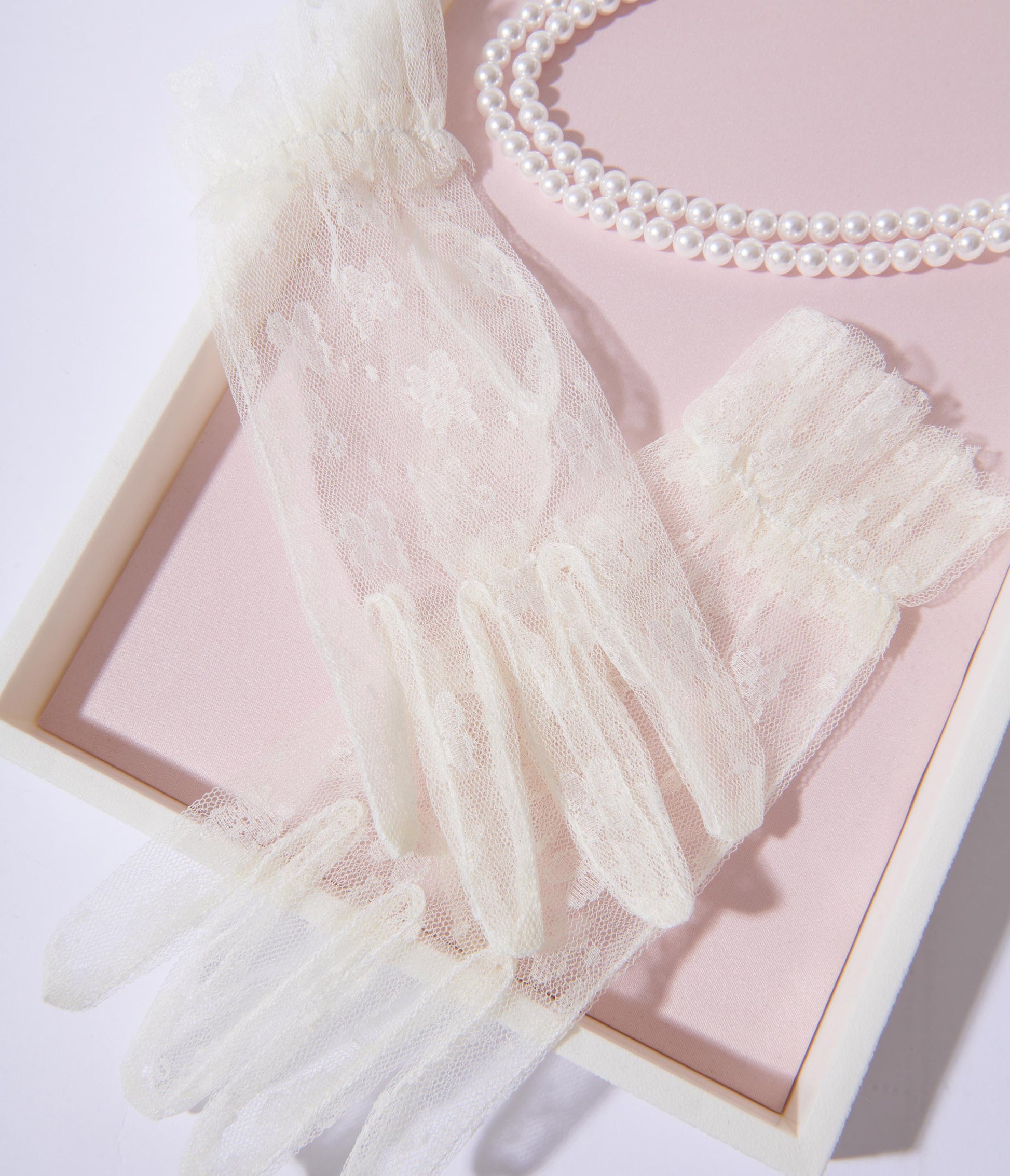 Ivory Lace Ruffled Gloves