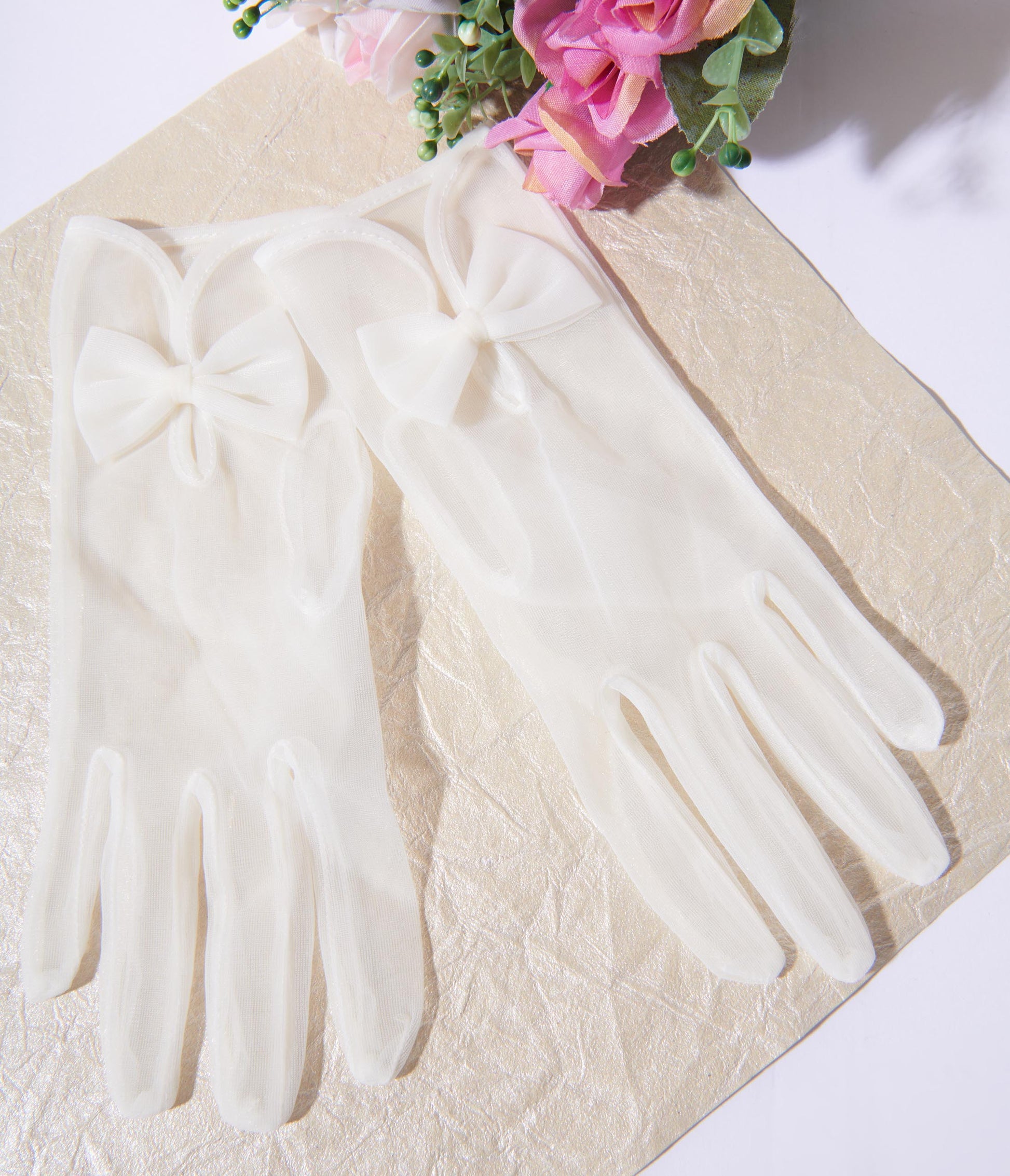 Ivory Sheer Bow Gloves