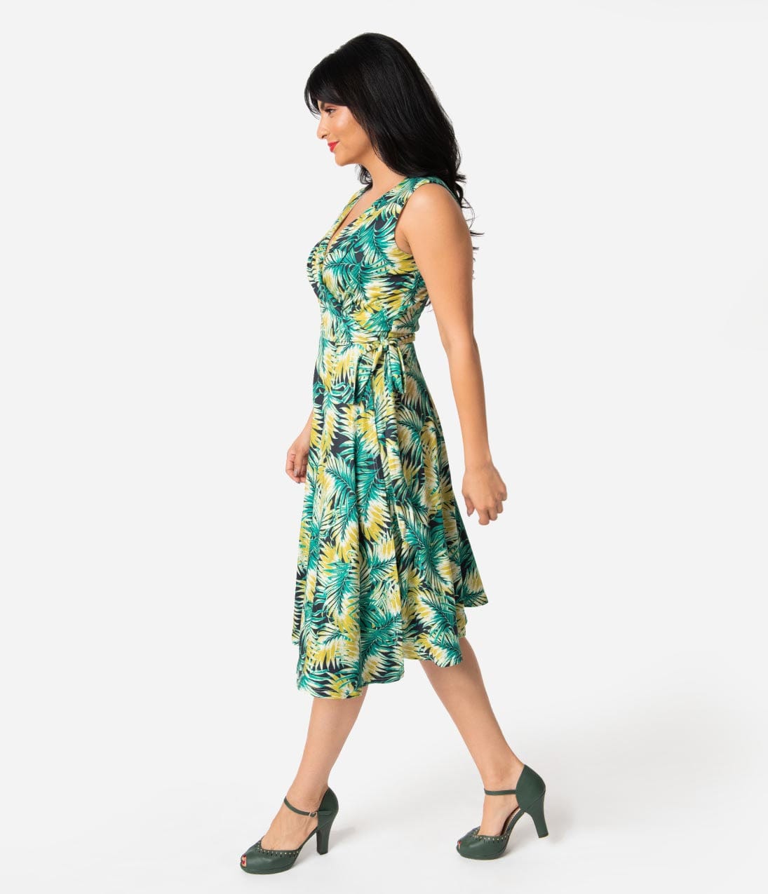 Unique Vintage 1940s Style Tropical Green Leaf Sleeveless Kelsie Wrap Dress