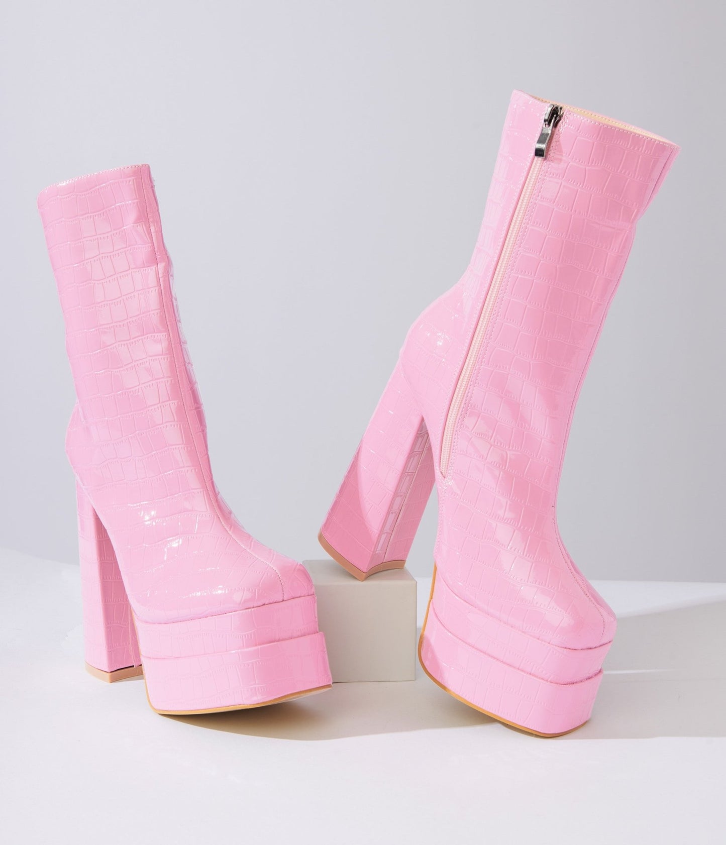 Baby Pink Reptile Embossed Platform Boots – Unique Vintage