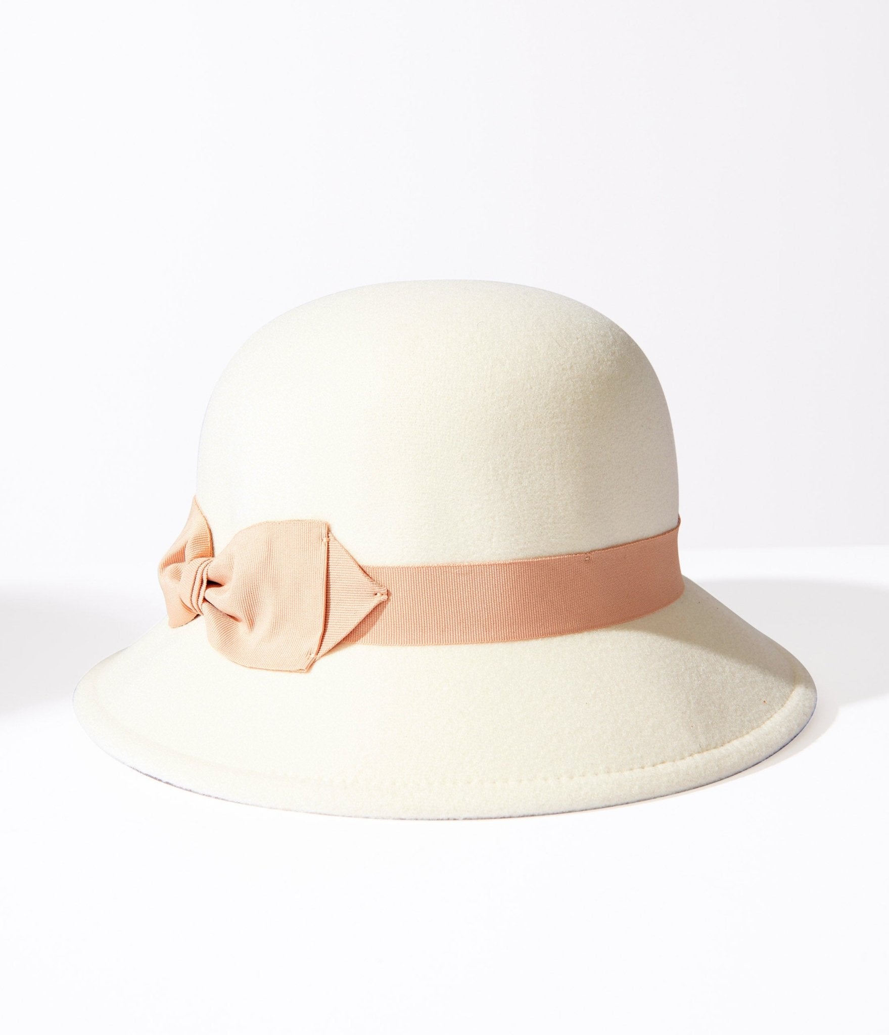 Beige & Peach Bow Cloche Hat - Unique Vintage - Womens, ACCESSORIES, HATS
