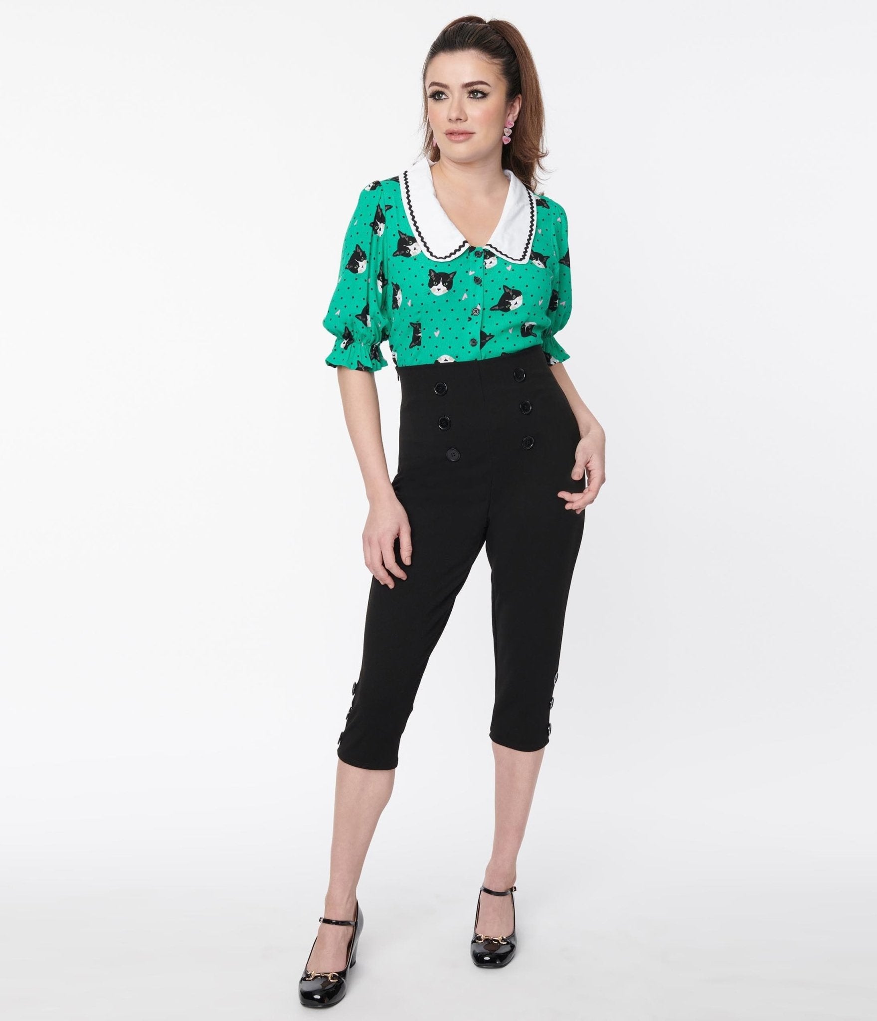 Black High Waisted Retro Button Capris – Unique Vintage