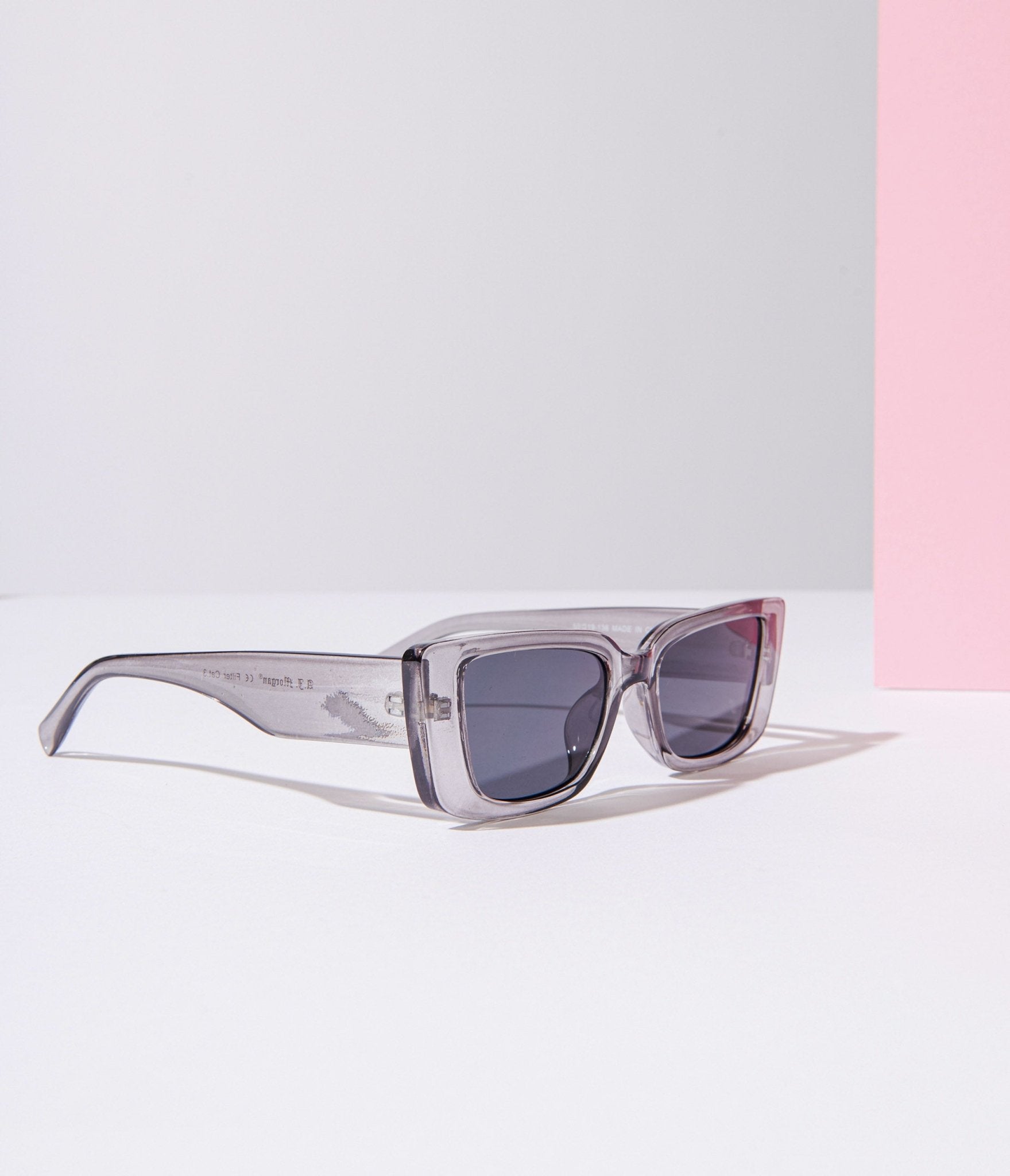 Trashy Crystal Clear Uni-Sex Round Sunglasses | Le Specs