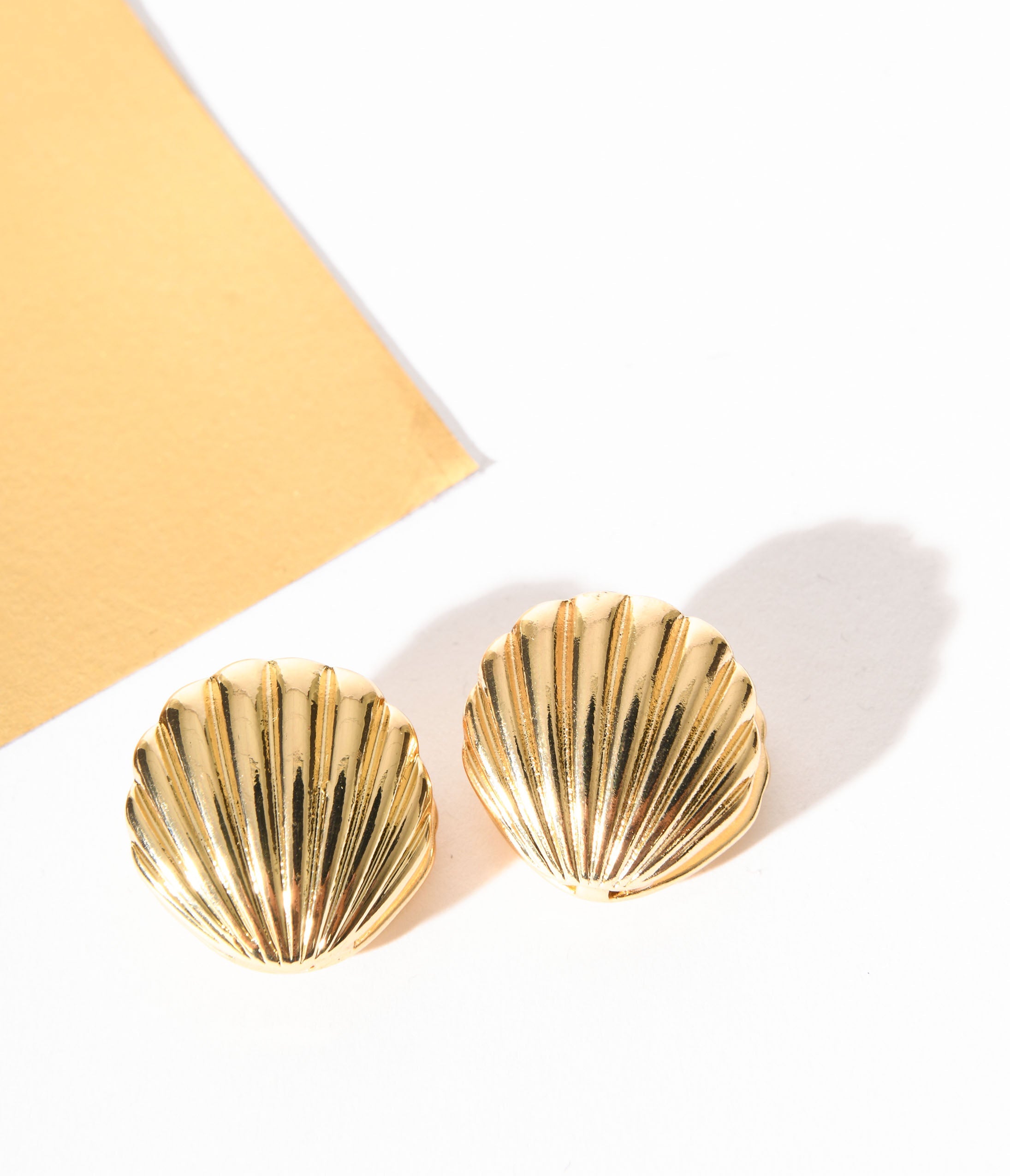 Estate 14K Yellow Gold Seashell Earrings – Springer's