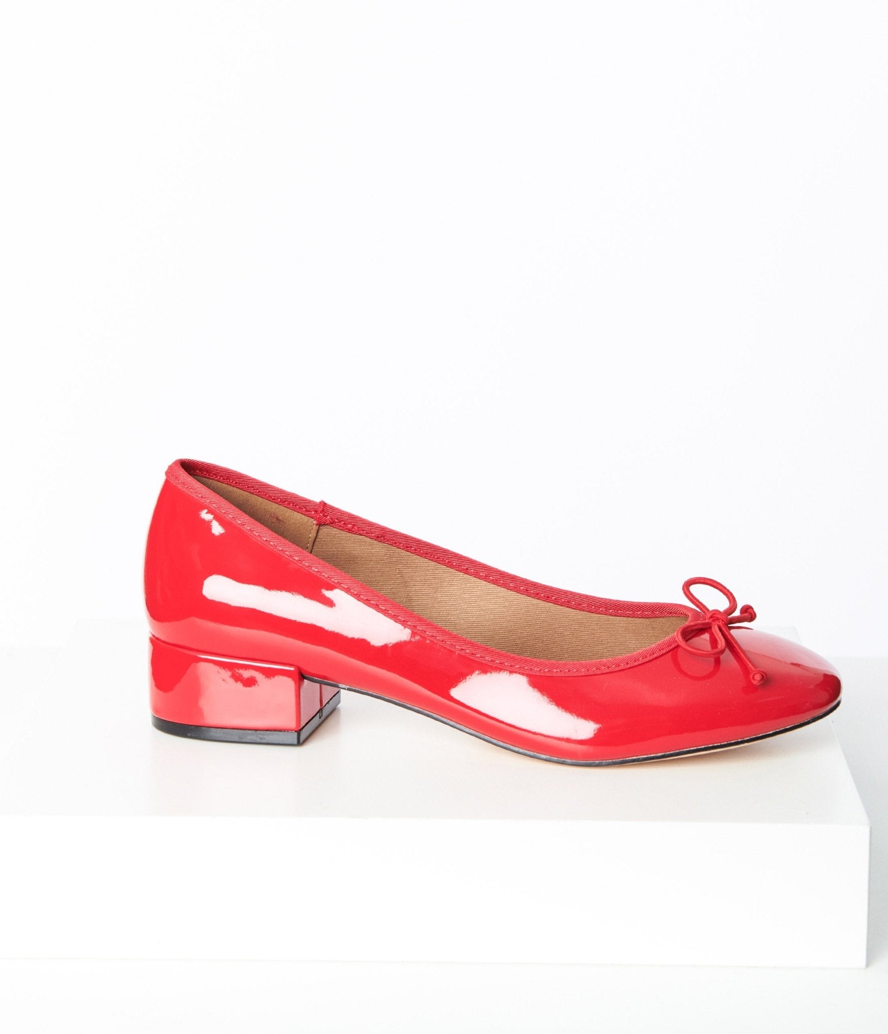 Women Kitten Heel Court Shoe – Carlton London Online