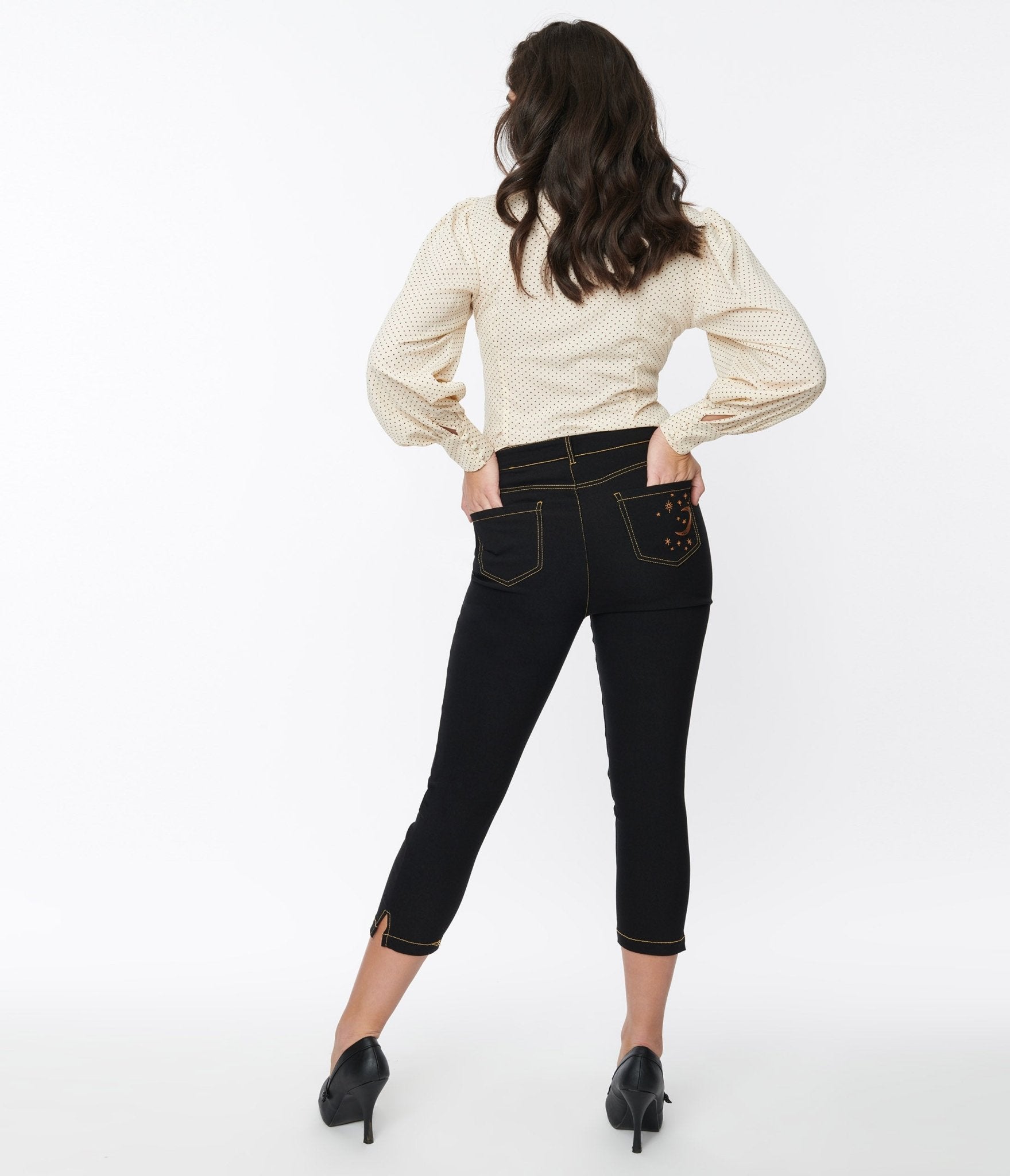 Black skinny 2025 capri pants