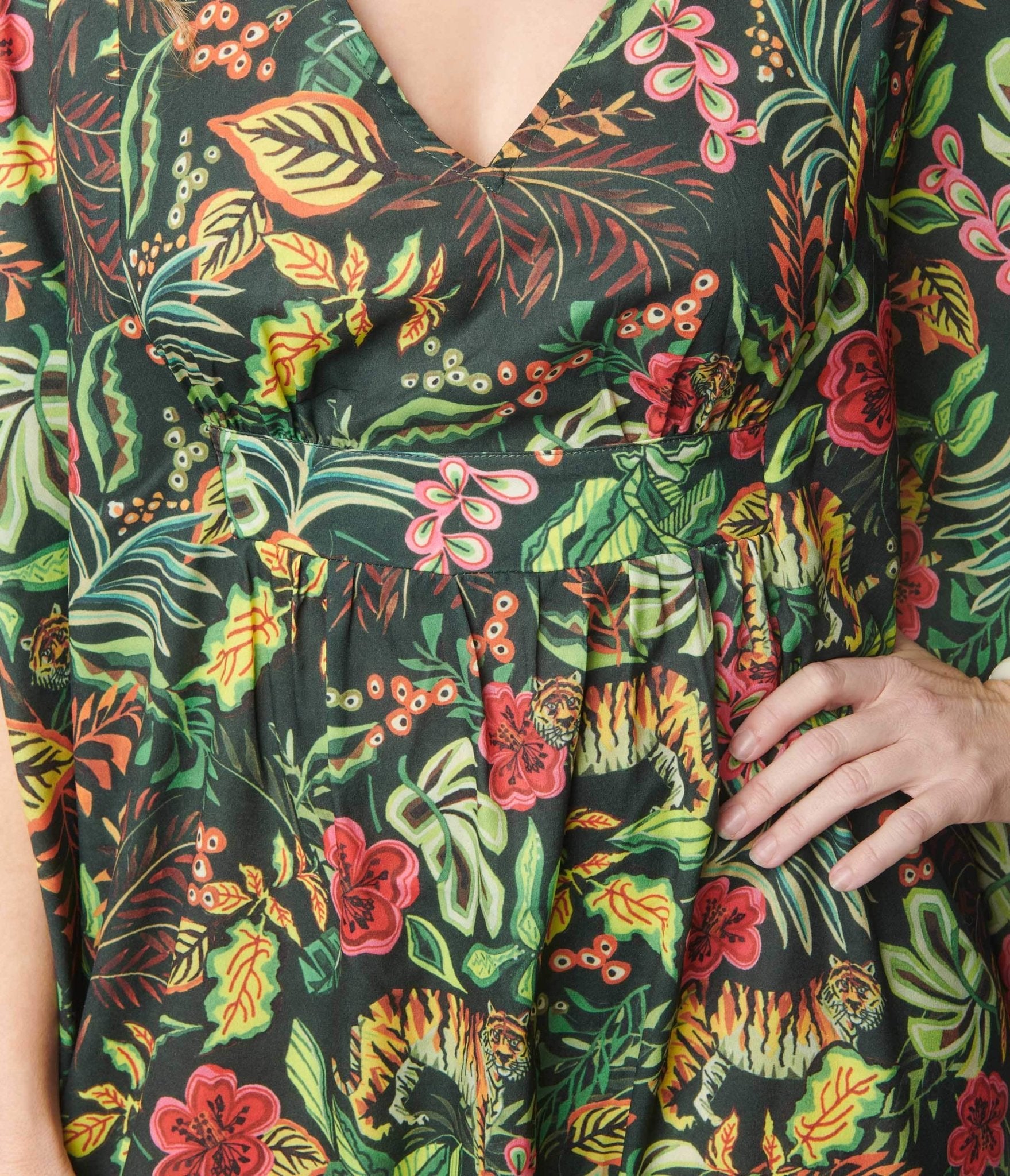 Retro & Vintage Unique Vintage Green Jungle & Tiger Burton Caftan Dress
