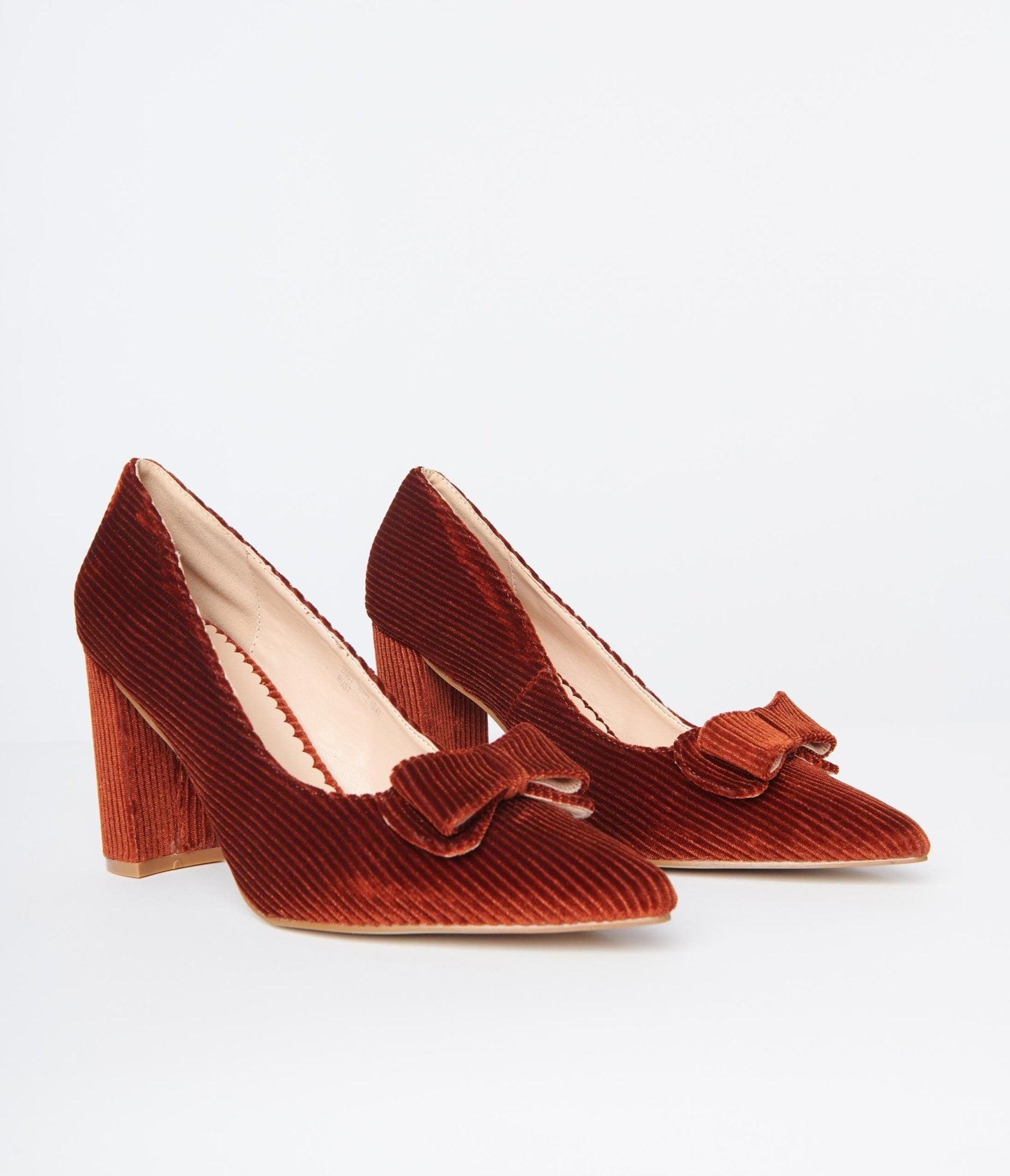 Rust colored top pumps