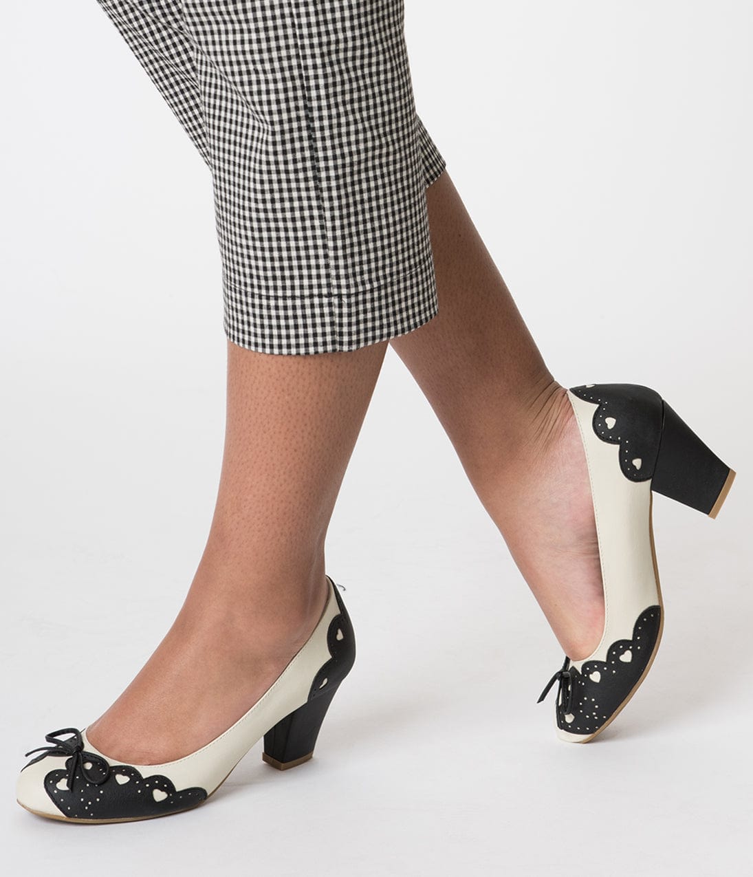 Vintage Style Black Cream Cutout Leatherette Wiggle Pumps